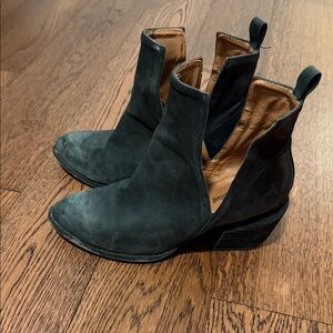 Jeffrey Campbell Cromwell bootie